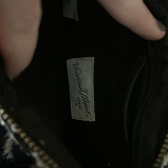 Universal thread wristlet - Picture 2 of 3